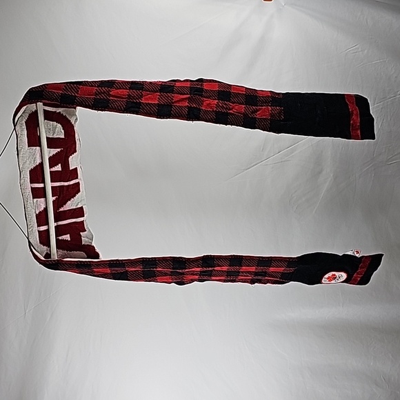 Hudson's Bay Canada Olympic Scarf - Picture 2 of 8